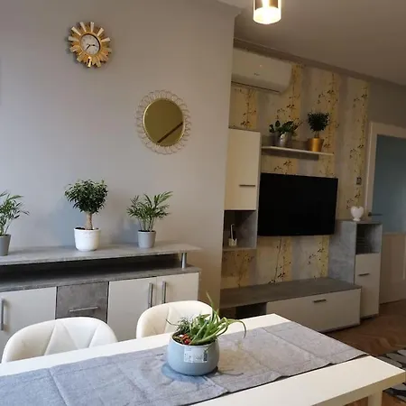 Apartment Parkside *